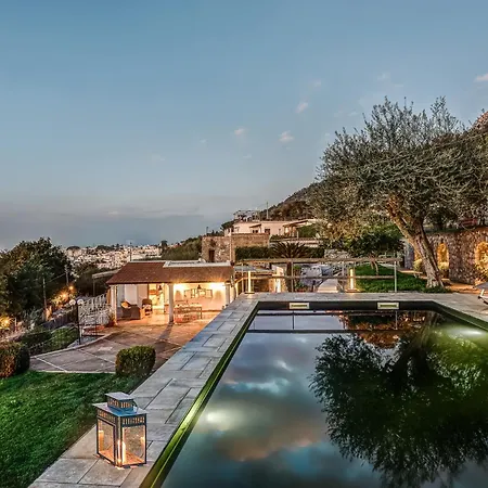 Demetra Capri - Pool And Relaxation فيلة أناكابْري