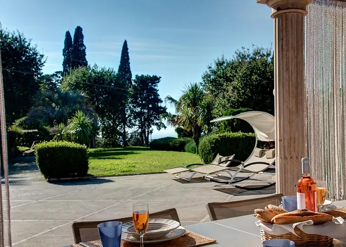 Villa Demetra Capri - Pool And Relaxation