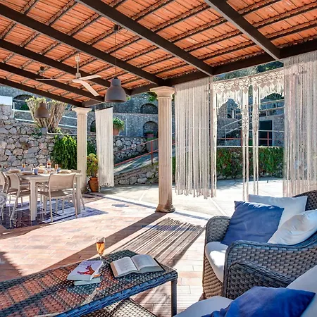 Demetra Capri - Pool And Relaxation